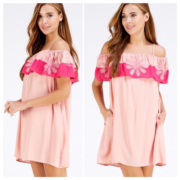 entro Dresses & Skirts - Entro Big Blush Flower Mini Dress